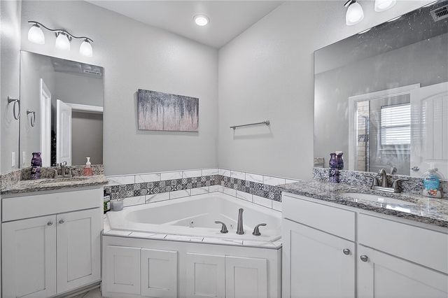 952 Glass Street, Cave Springs, AR 72718