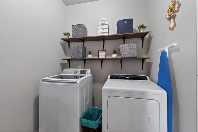 952 Glass Street, Cave Springs, AR 72718