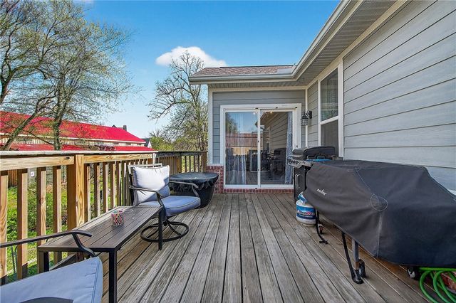 952 Glass Street, Cave Springs, AR 72718