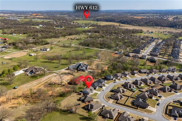 952 Glass Street, Cave Springs, AR 72718