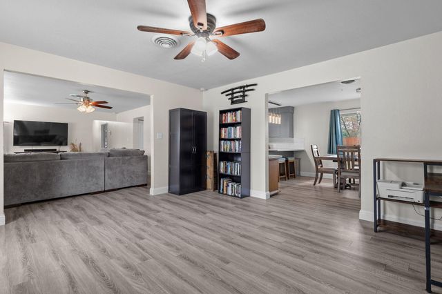 2850 Oakview Drive, Redding, CA 96002