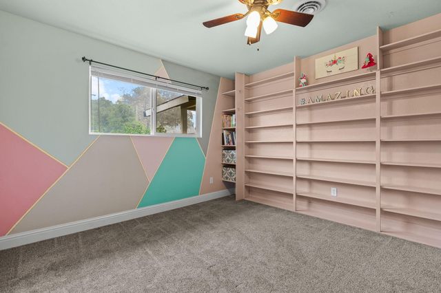 2850 Oakview Drive, Redding, CA 96002