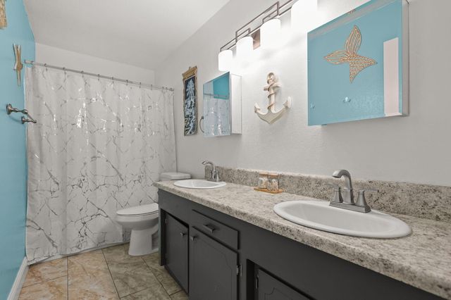 2850 Oakview Drive, Redding, CA 96002