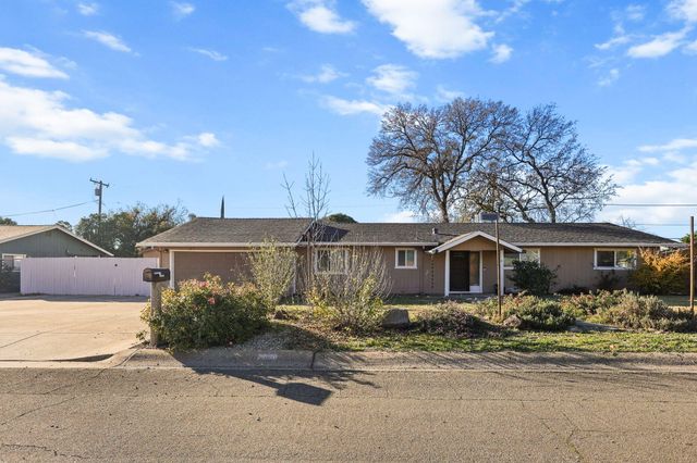 2850 Oakview Drive, Redding, CA 96002