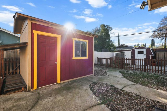 2850 Oakview Drive, Redding, CA 96002