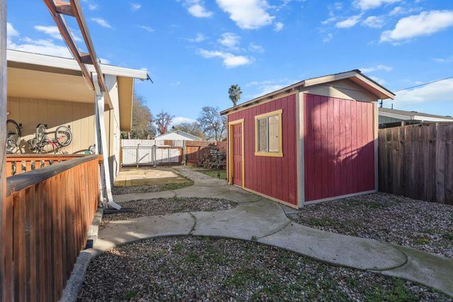 2850 Oakview Drive, Redding, CA 96002