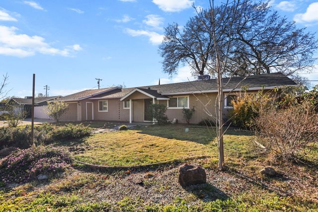 2850 Oakview Drive, Redding, CA 96002