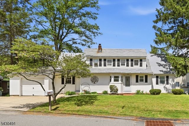 32 Telemark Rd, Rockaway Twp., NJ 07866