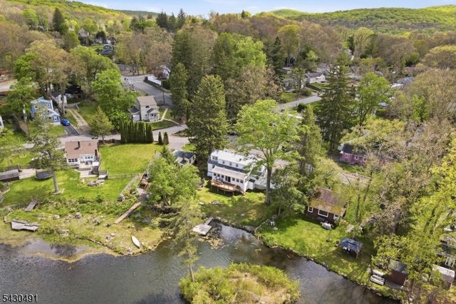 32 Telemark Rd, Rockaway Twp., NJ 07866
