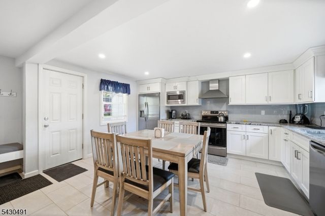 32 Telemark Rd, Rockaway Twp., NJ 07866