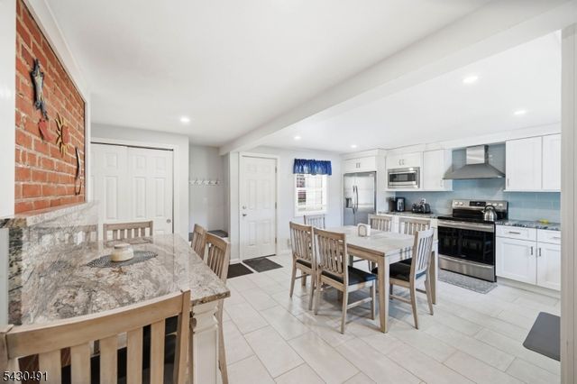 32 Telemark Rd, Rockaway Twp., NJ 07866