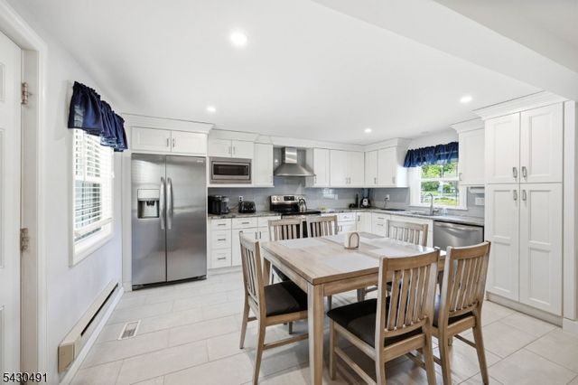 32 Telemark Rd, Rockaway Twp., NJ 07866