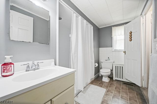 32 Telemark Rd, Rockaway Twp., NJ 07866