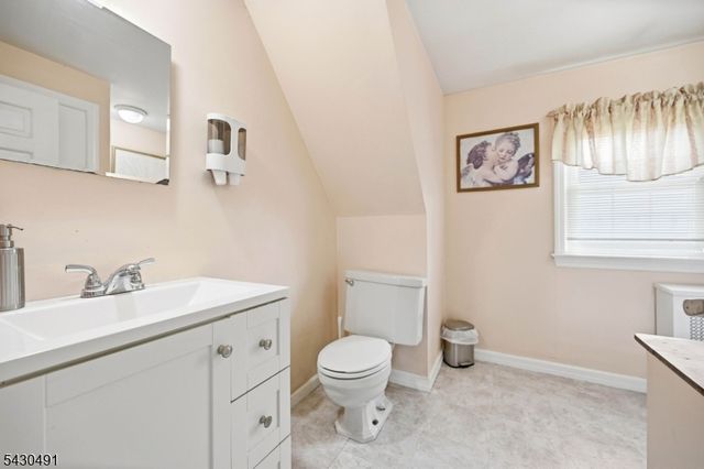32 Telemark Rd, Rockaway Twp., NJ 07866