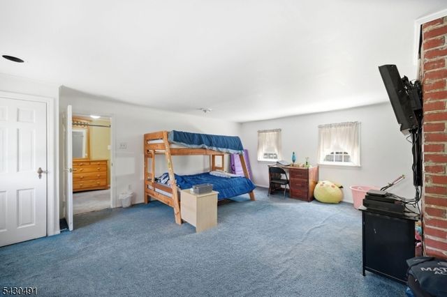 32 Telemark Rd, Rockaway Twp., NJ 07866