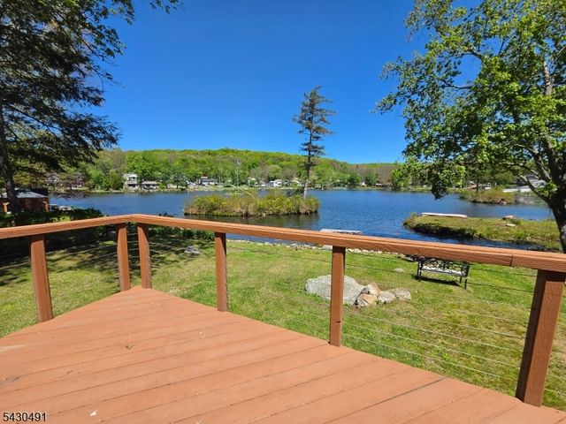 32 Telemark Rd, Rockaway Twp., NJ 07866