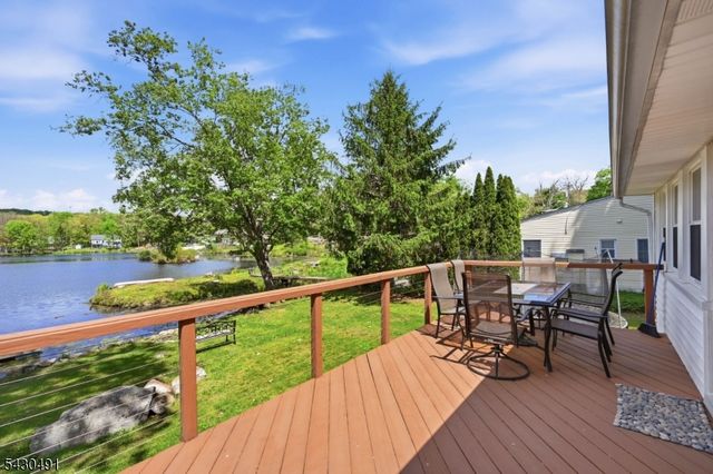 32 Telemark Rd, Rockaway Twp., NJ 07866