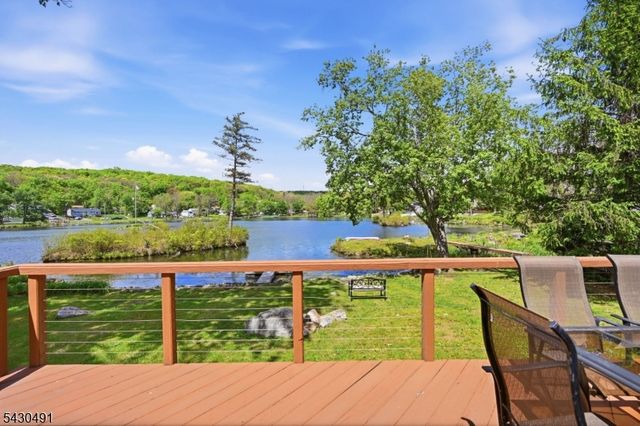 32 Telemark Rd, Rockaway Twp., NJ 07866