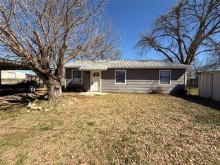 707 N First Street, Bangs, TX 76823