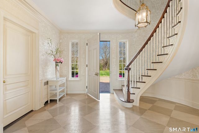 131 Pecksland Road, Greenwich, CT 06831