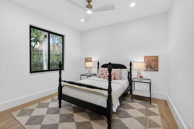 2725 Seneca Circle, West Palm Beach, FL 33409