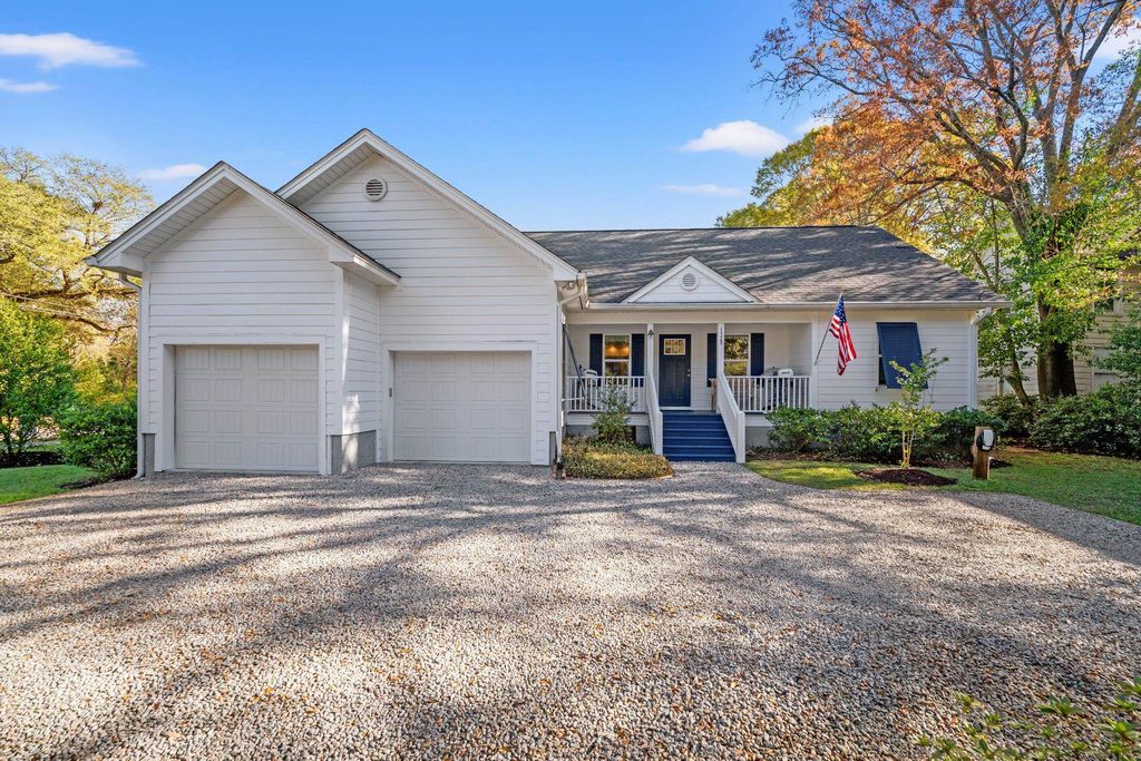 1528 Winyah St., Georgetown, SC 29440