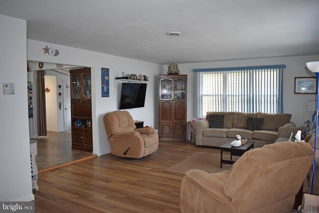 113 E BOAT DR, Tuckerton, NJ 08087