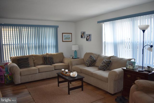 113 E BOAT DR, Tuckerton, NJ 08087