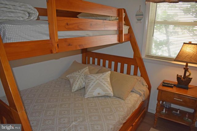 113 E BOAT DR, Tuckerton, NJ 08087