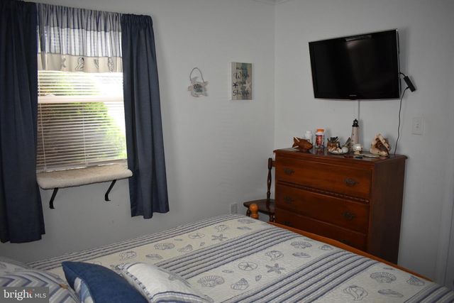 113 E BOAT DR, Tuckerton, NJ 08087