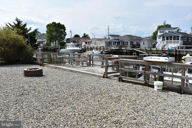 113 E BOAT DR, Tuckerton, NJ 08087