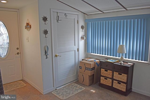 113 E BOAT DR, Tuckerton, NJ 08087