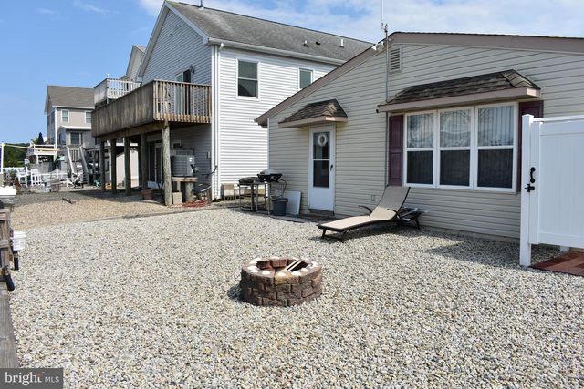 113 E BOAT DR, Tuckerton, NJ 08087