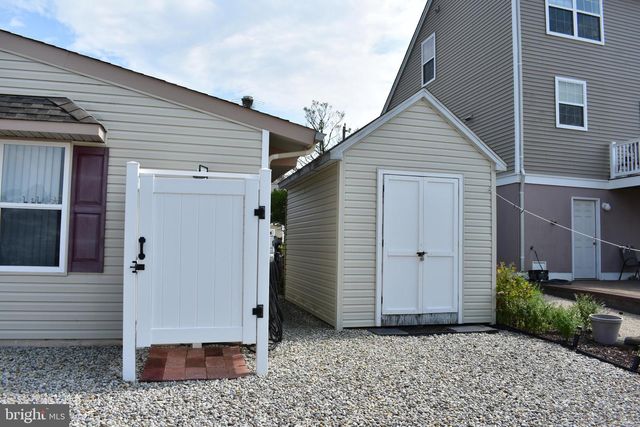 113 E BOAT DR, Tuckerton, NJ 08087