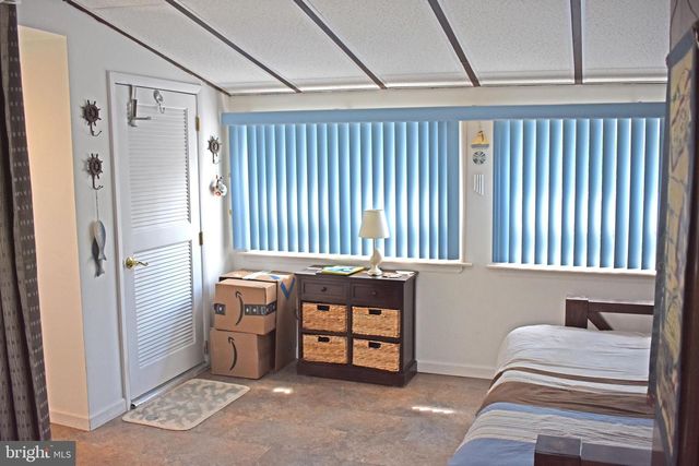 113 E BOAT DR, Tuckerton, NJ 08087