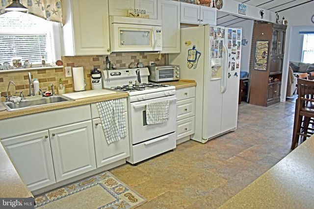 113 E BOAT DR, Tuckerton, NJ 08087