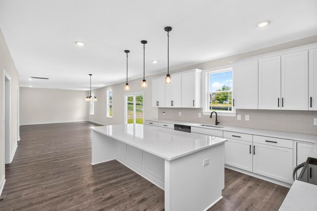 5023 Salient Dr, Spring Hill, TN 37174