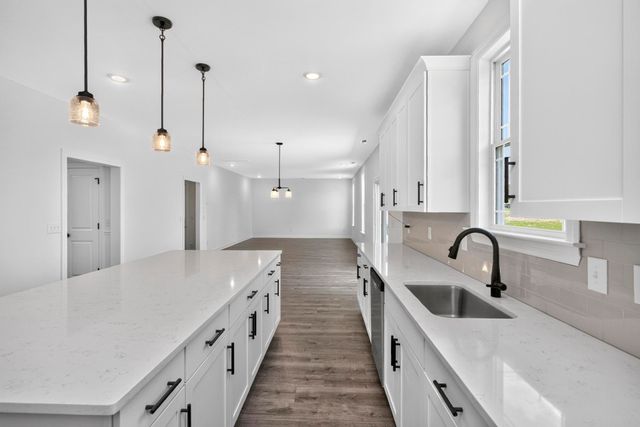5023 Salient Dr, Spring Hill, TN 37174