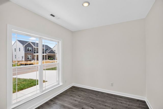 5023 Salient Dr, Spring Hill, TN 37174