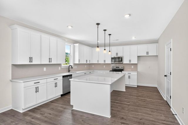 5023 Salient Dr, Spring Hill, TN 37174