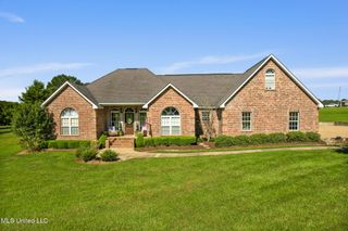 1011 Rolling Oaks Drive, Mccomb, MS 39648