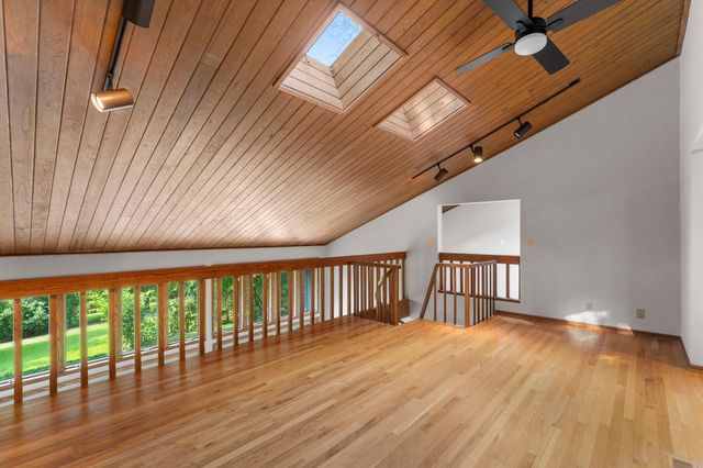 16101 Hilltop Road, Eden Prairie, MN 55347
