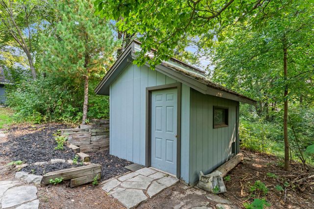 16101 Hilltop Road, Eden Prairie, MN 55347