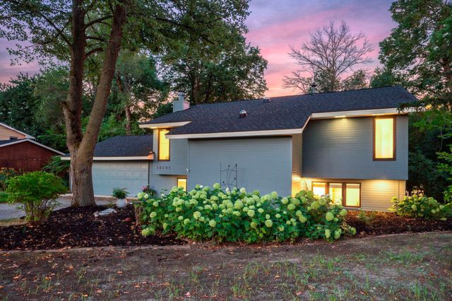 16101 Hilltop Road, Eden Prairie, MN 55347