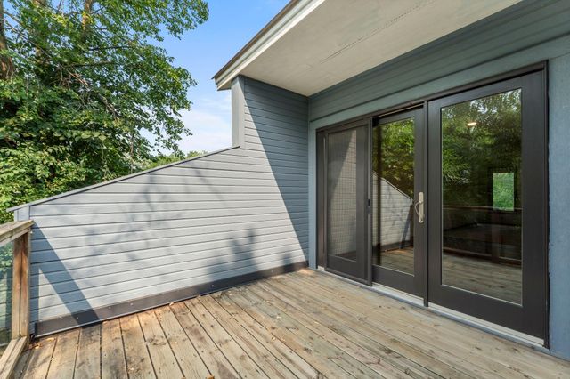 16101 Hilltop Road, Eden Prairie, MN 55347