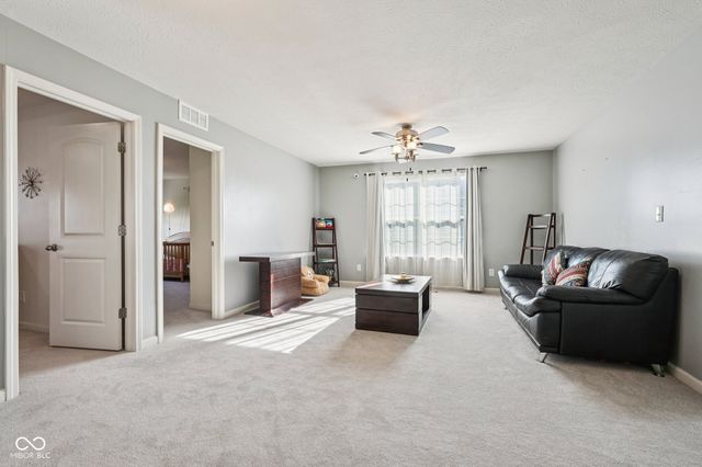 5788 Pebblebrooke Road, Whitestown, IN 46075