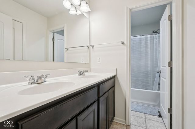 5788 Pebblebrooke Road, Whitestown, IN 46075