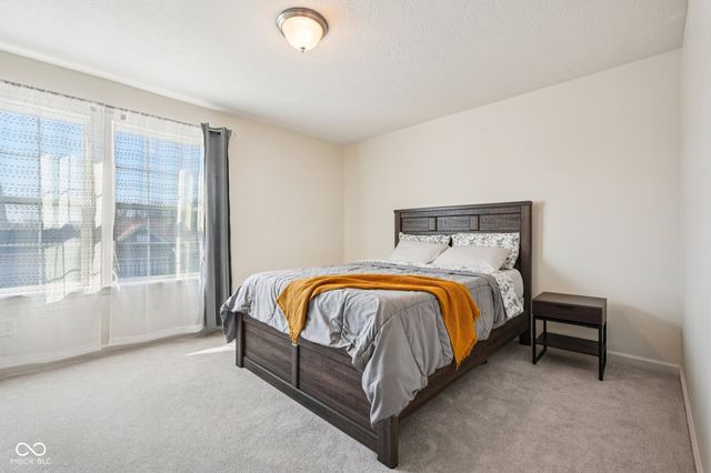 5788 Pebblebrooke Road, Whitestown, IN 46075