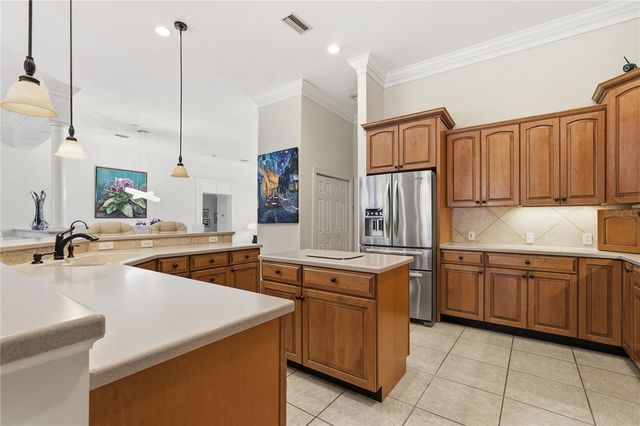 121 HARBOR VIEW LANE, Belleair Bluffs, FL 33770