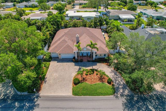 121 HARBOR VIEW LANE, Belleair Bluffs, FL 33770